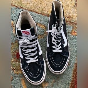 Black and white classic vans!!